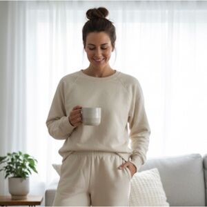 Aritzia Wilfred Free Sz M Cream Relaxed Sweater Sweatshirt